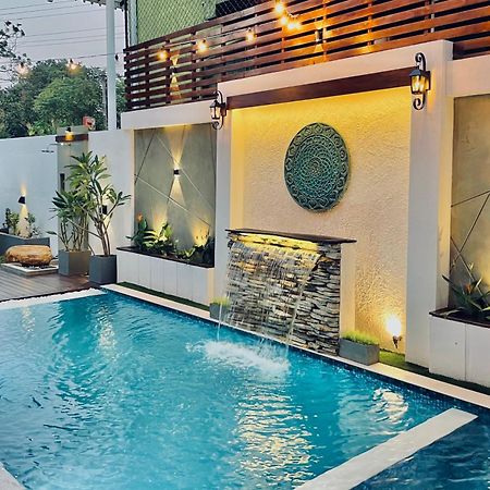 8 Plus Motels نيجومبو المظهر الخارجي الصورة