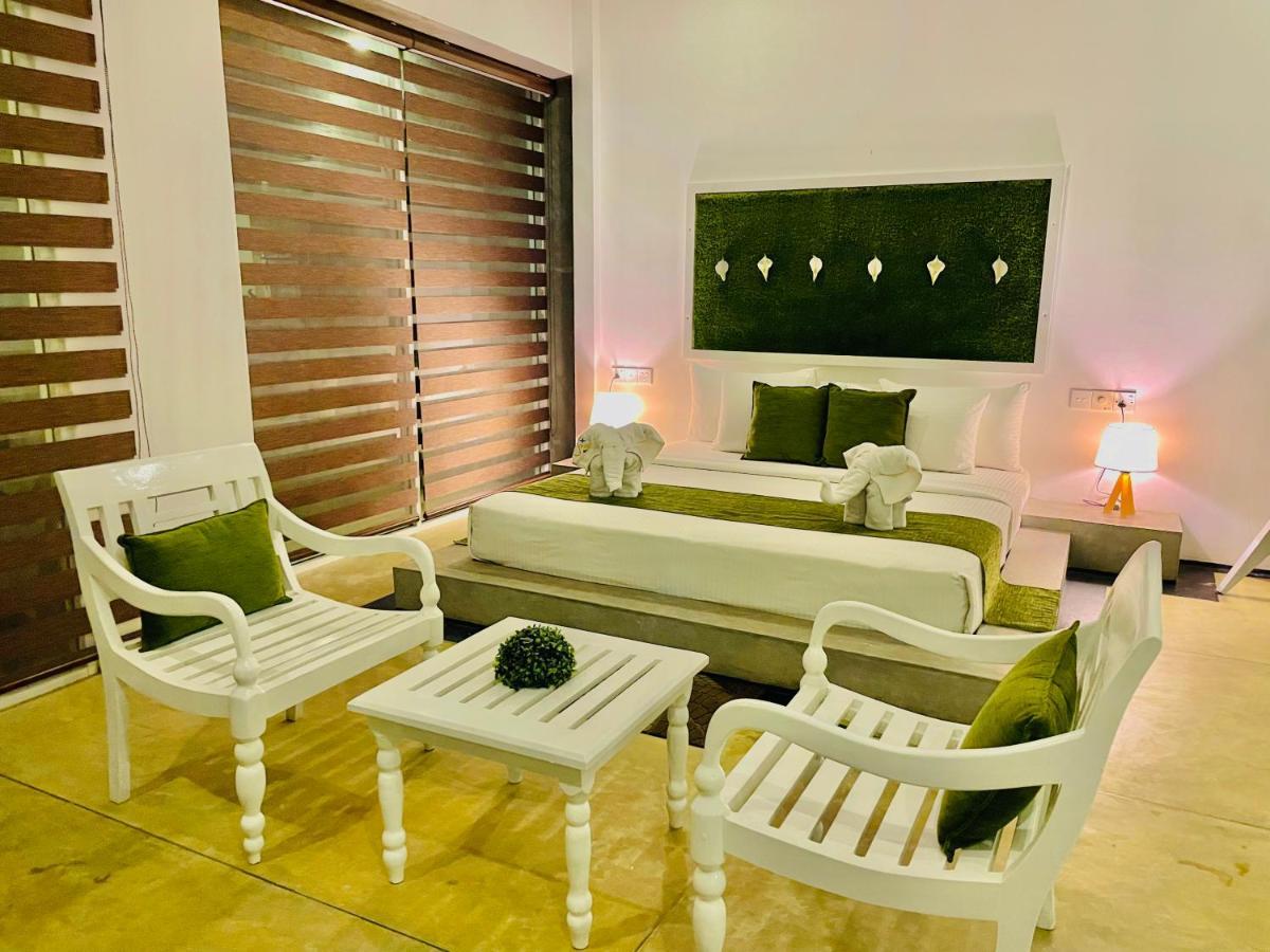 8 Plus Motels نيجومبو المظهر الخارجي الصورة