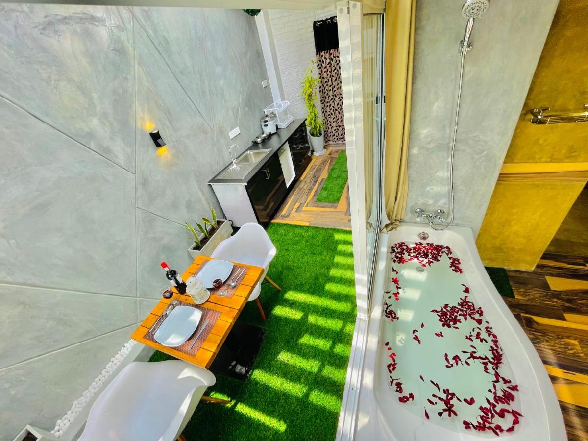 8 Plus Motels نيجومبو المظهر الخارجي الصورة