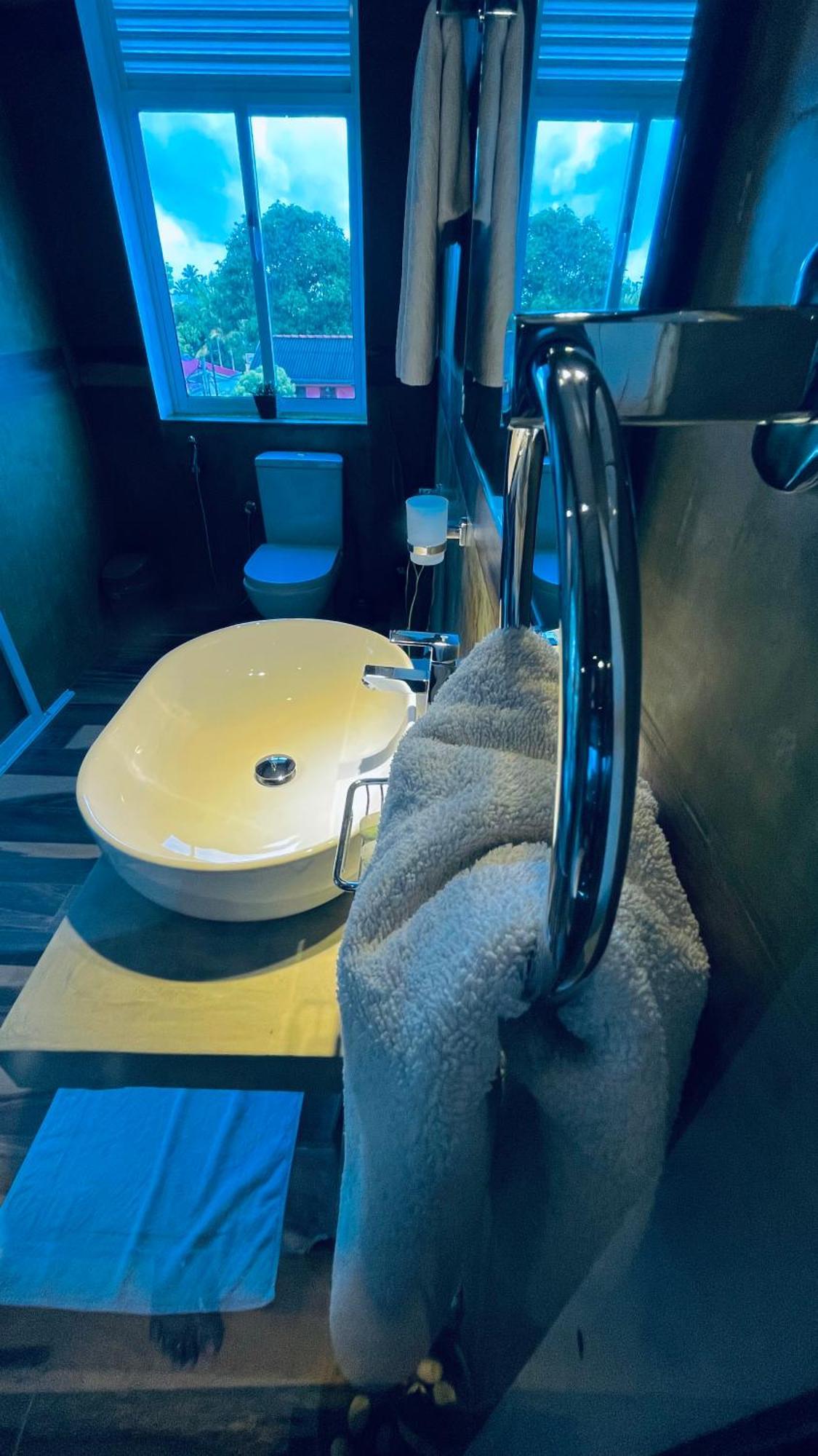 8 Plus Motels نيجومبو المظهر الخارجي الصورة