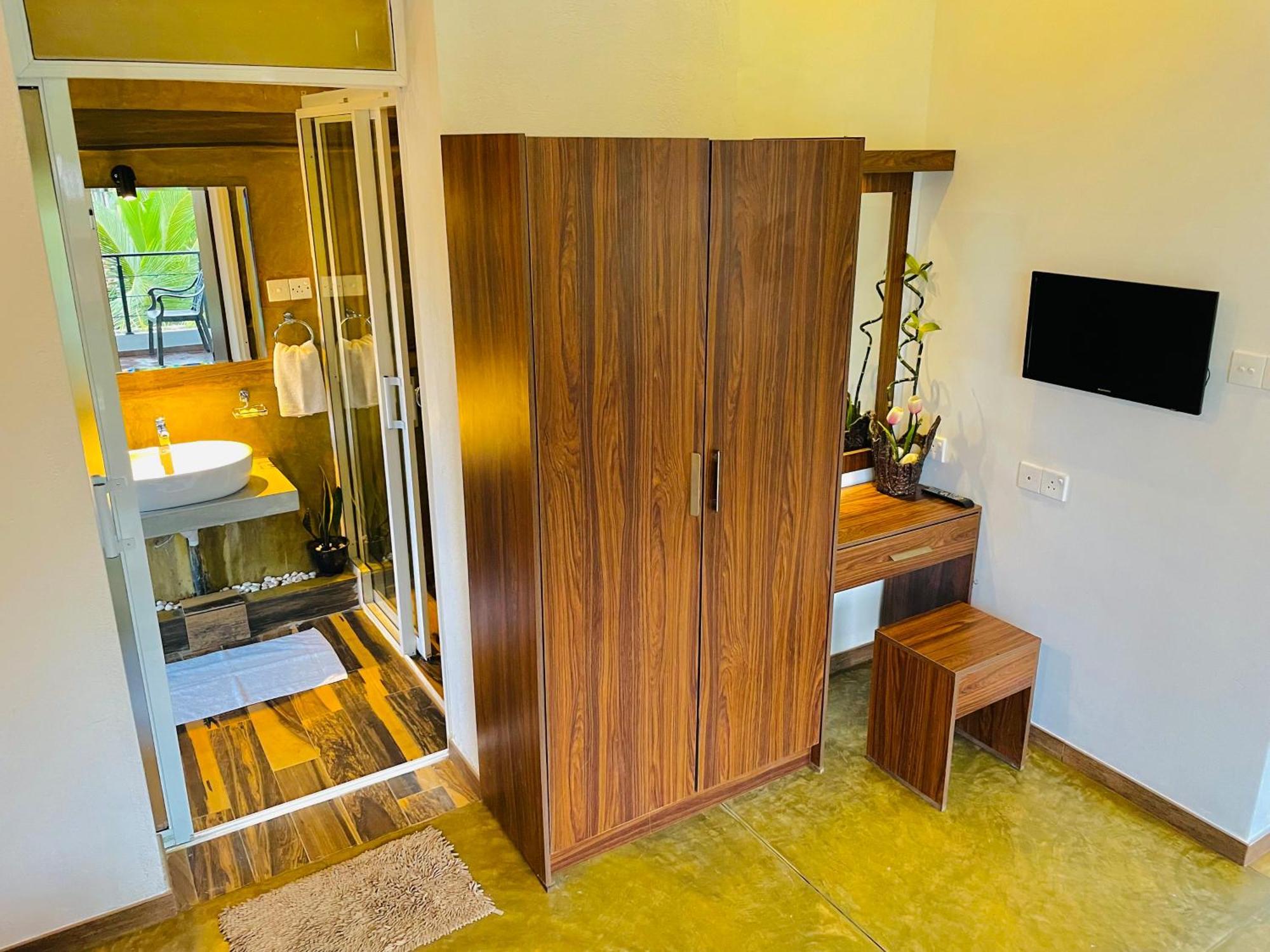 8 Plus Motels نيجومبو المظهر الخارجي الصورة