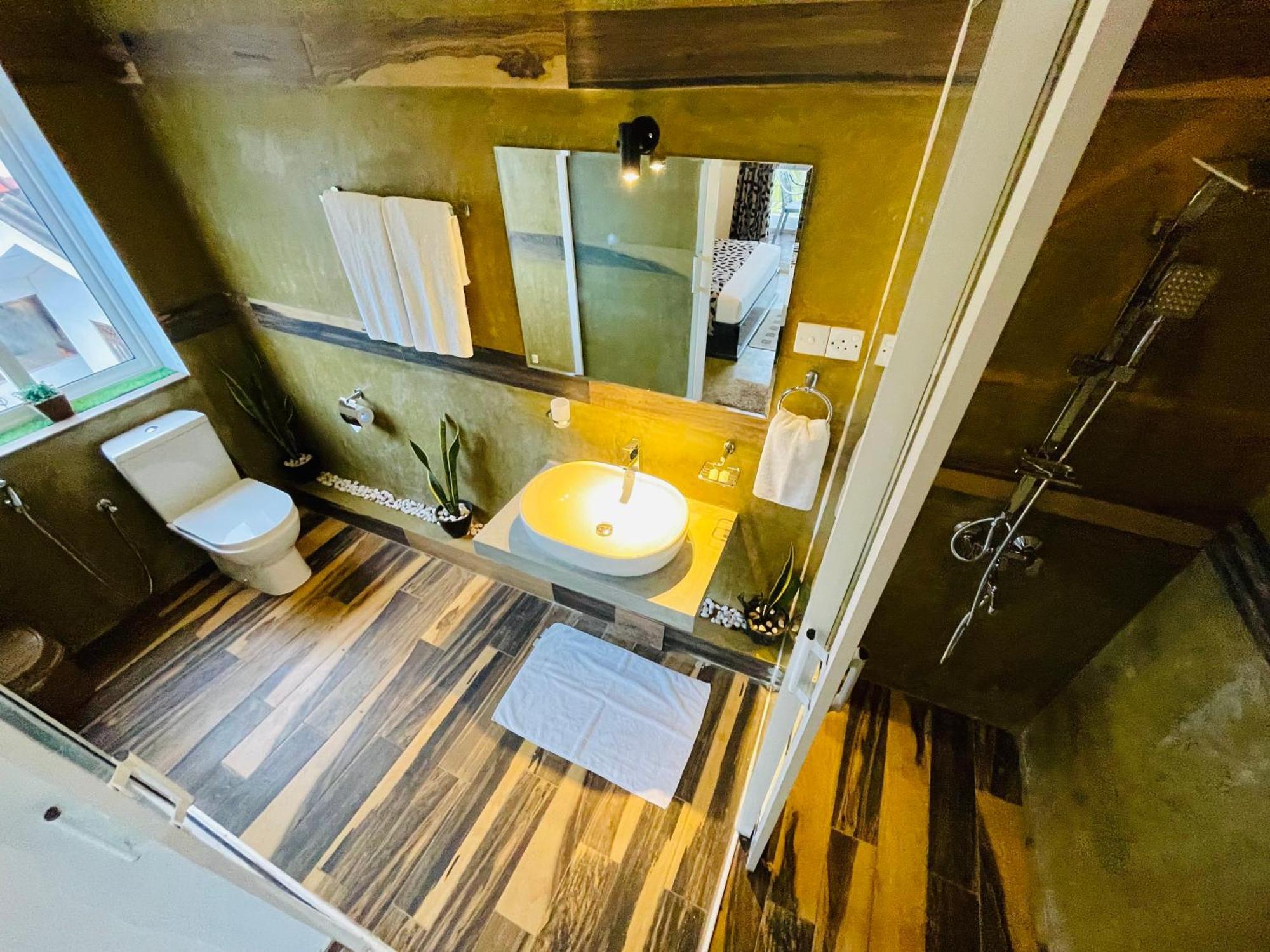 8 Plus Motels نيجومبو المظهر الخارجي الصورة