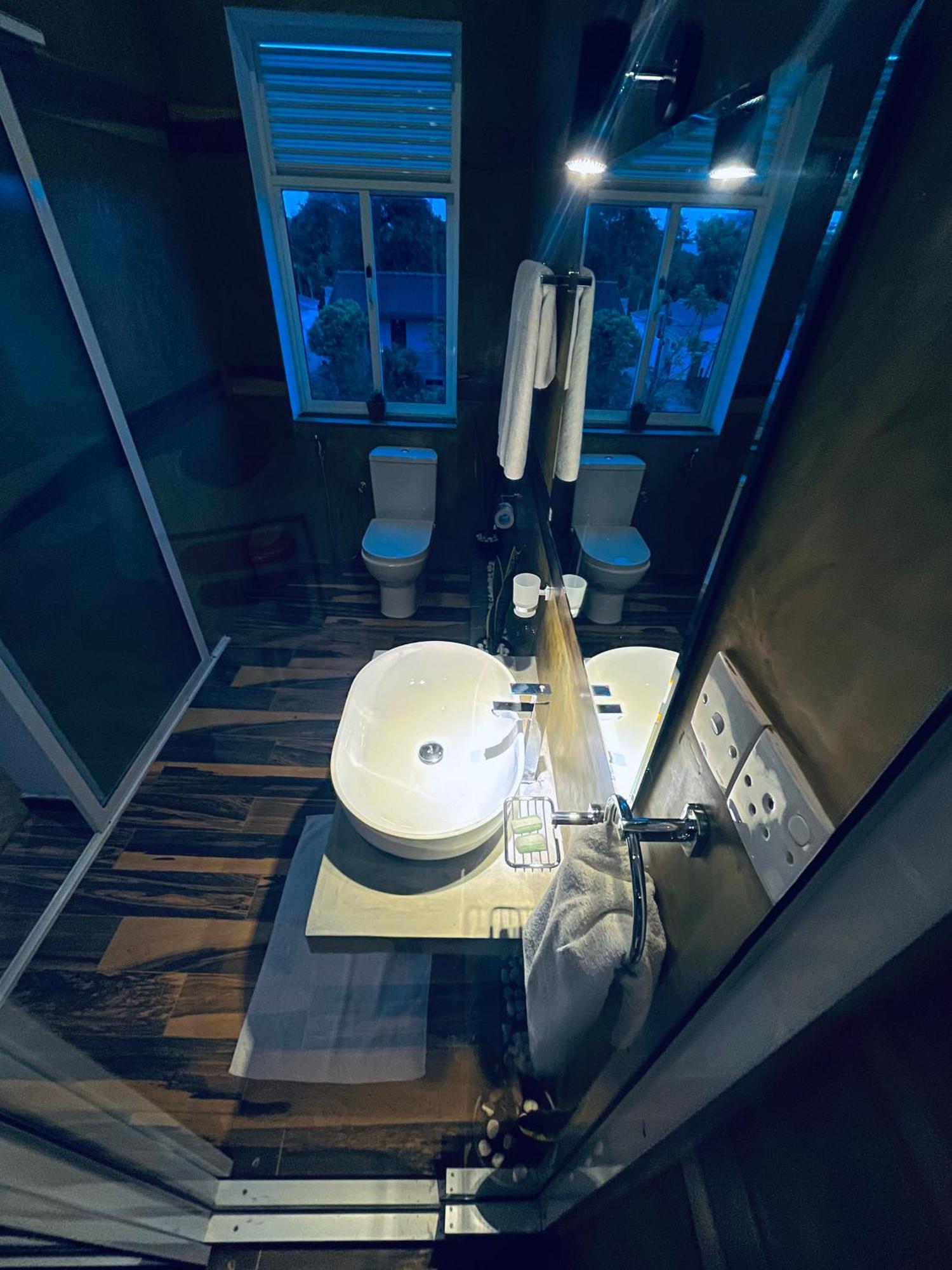 8 Plus Motels نيجومبو المظهر الخارجي الصورة