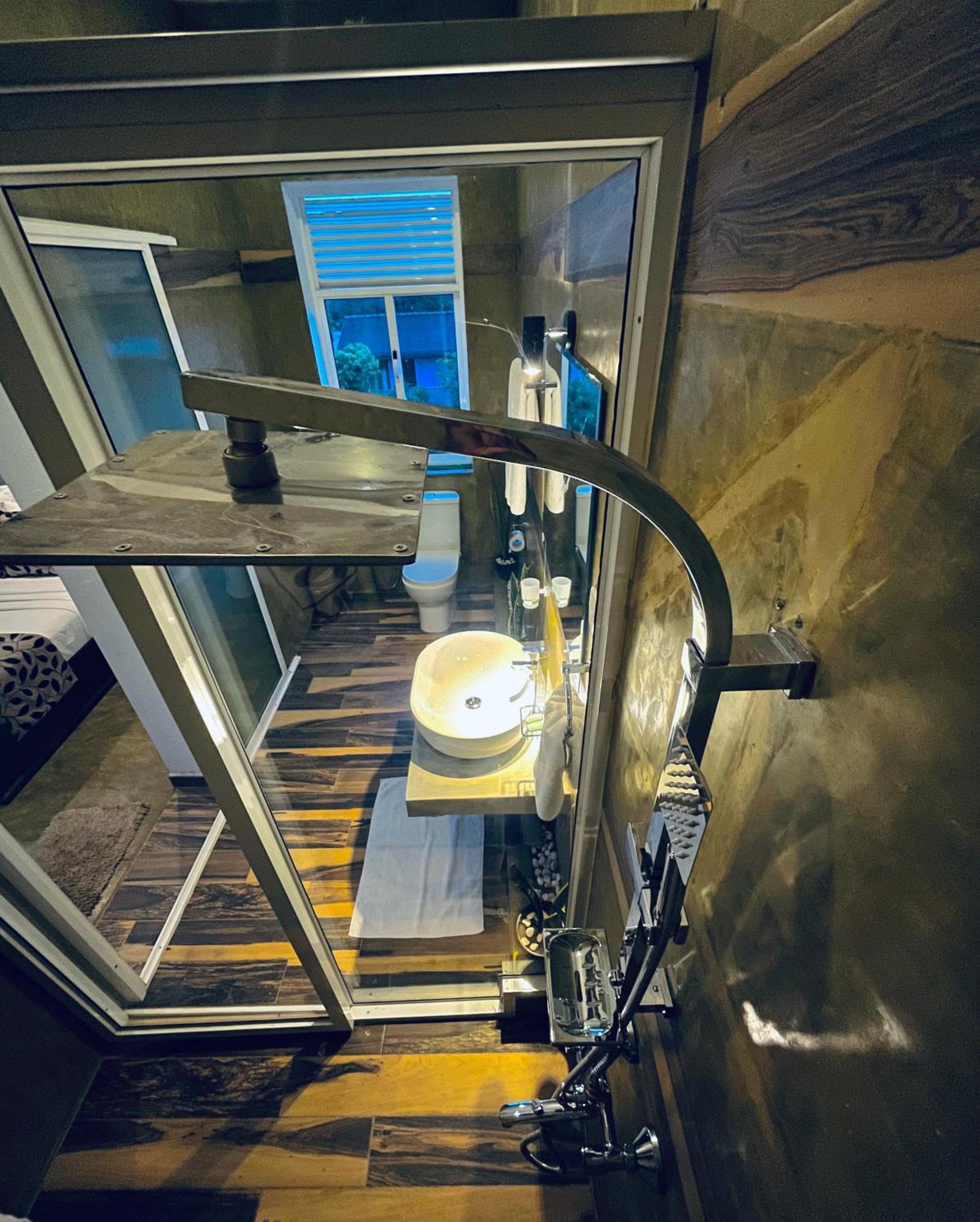 8 Plus Motels نيجومبو المظهر الخارجي الصورة