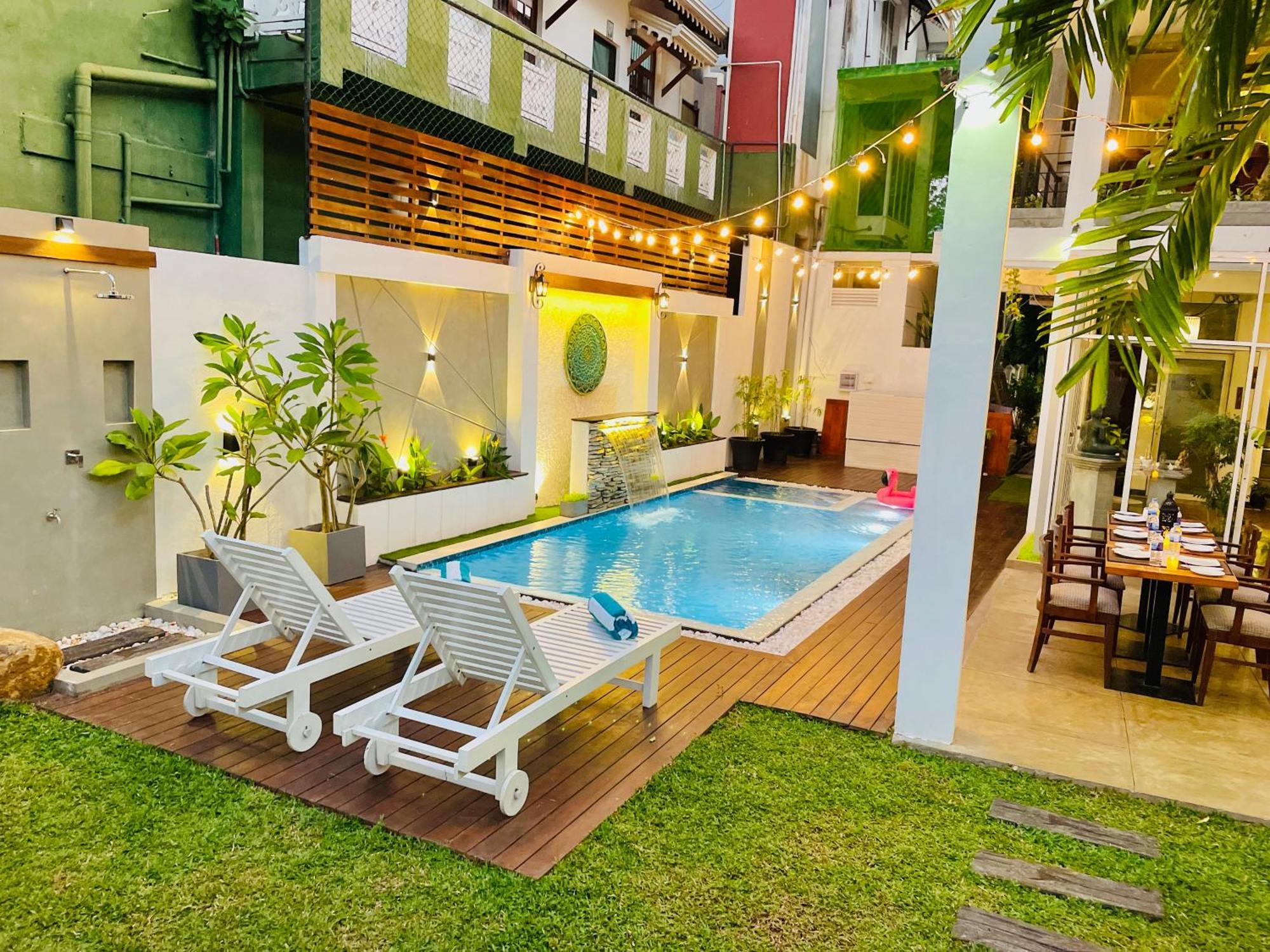 8 Plus Motels نيجومبو المظهر الخارجي الصورة