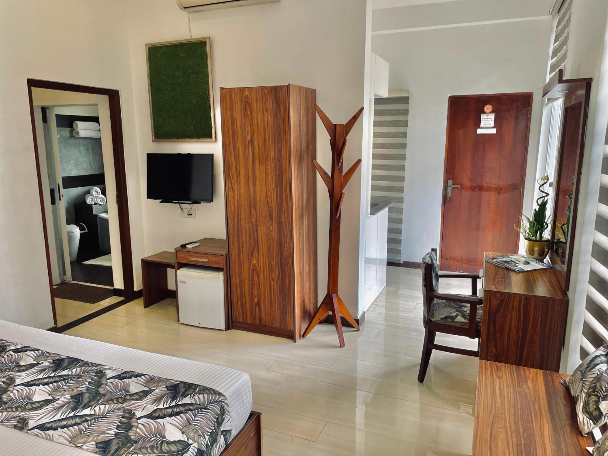 8 Plus Motels نيجومبو المظهر الخارجي الصورة