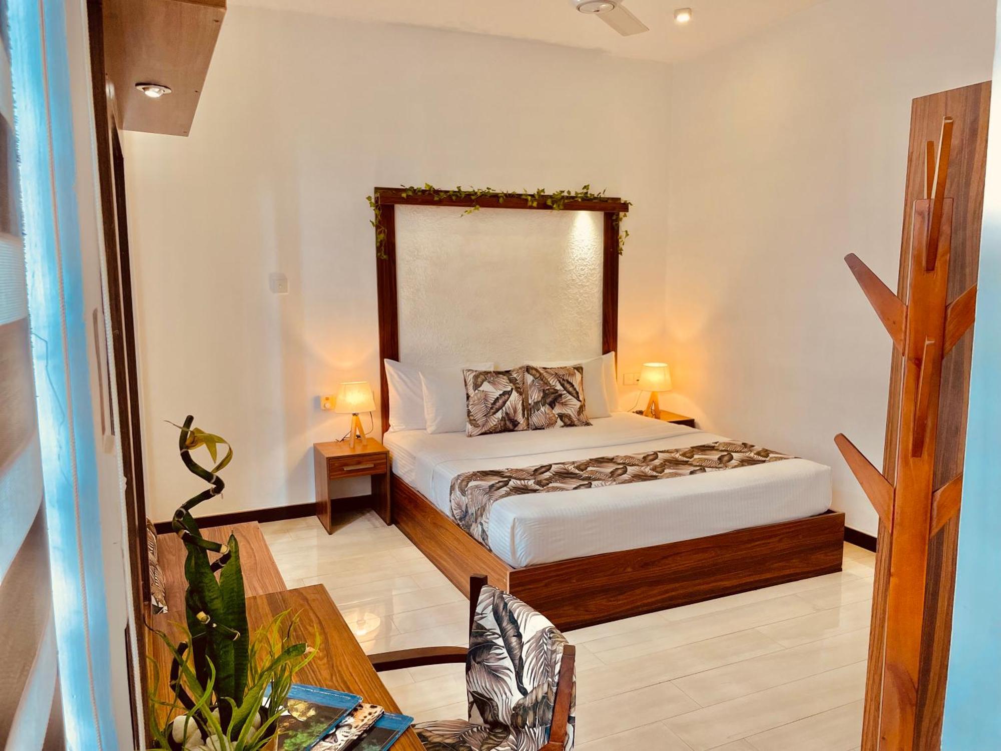 8 Plus Motels نيجومبو المظهر الخارجي الصورة