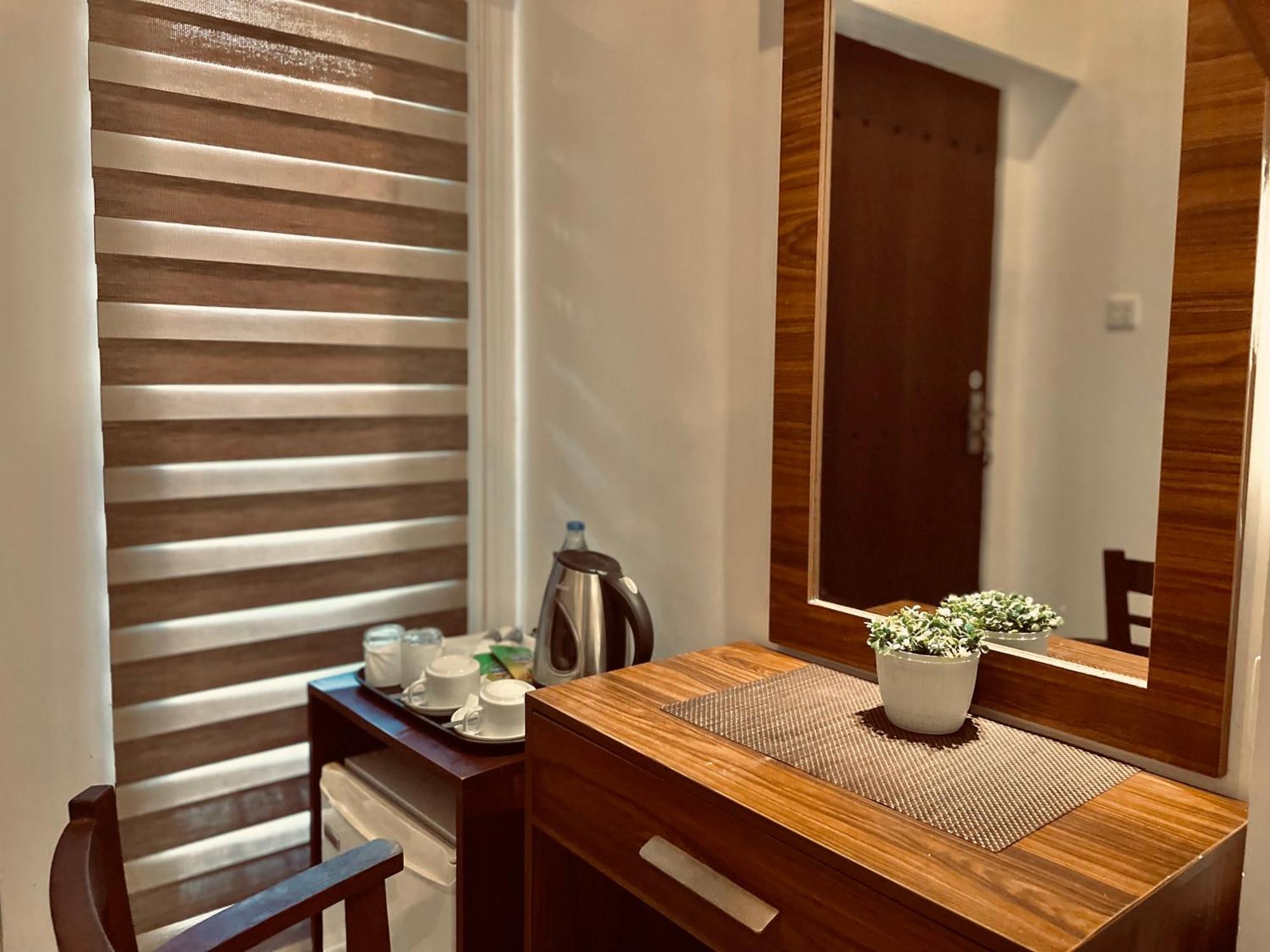 8 Plus Motels نيجومبو المظهر الخارجي الصورة