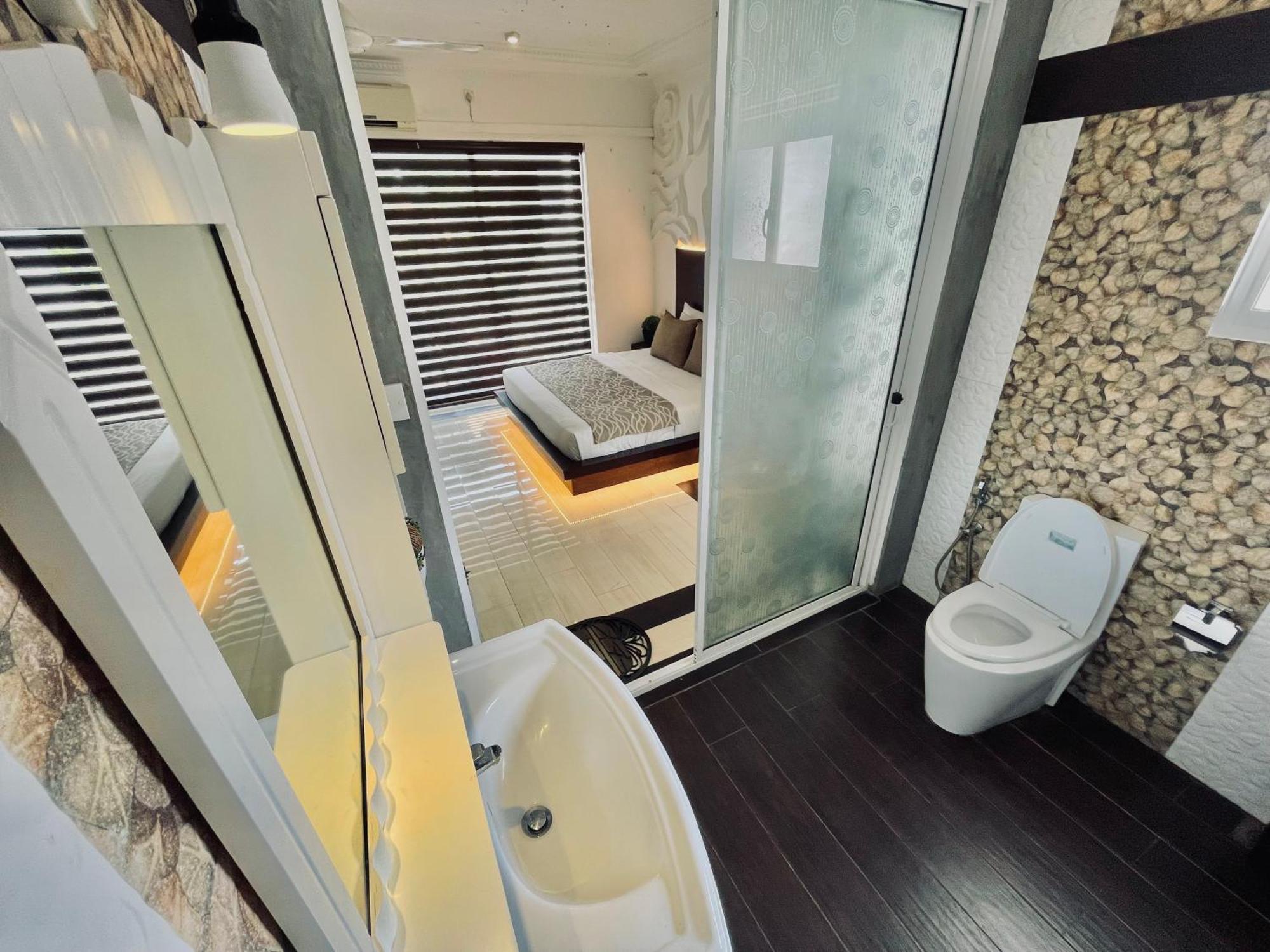 8 Plus Motels نيجومبو المظهر الخارجي الصورة